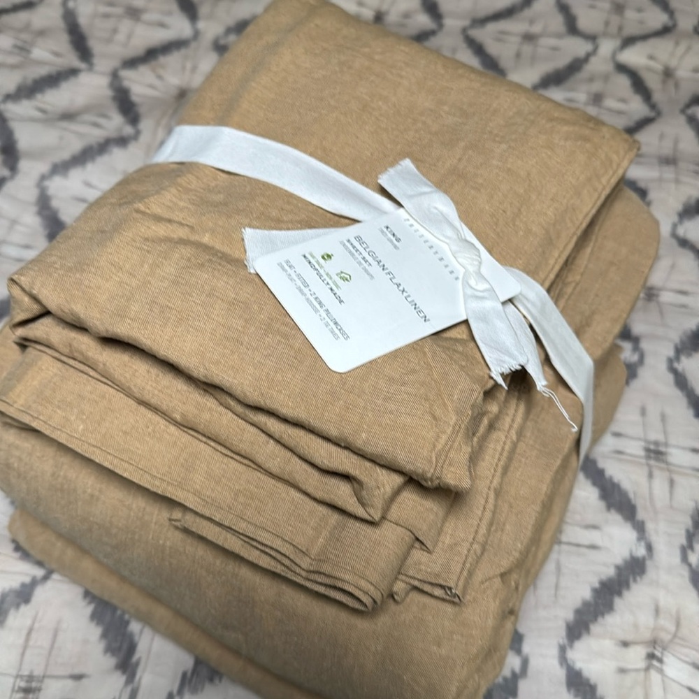 Pottery Barn 
Belgian Flax Linen Sheet Set
Fitted, flat and (2) King cases